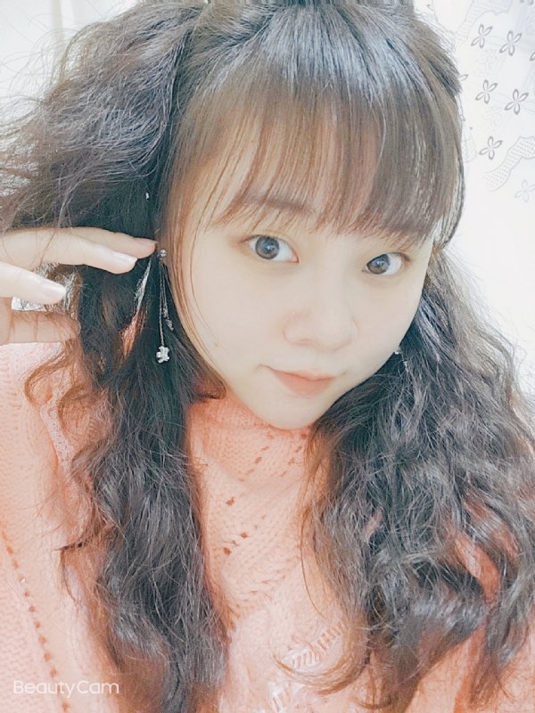 艾薇儿的第一张照片--福鼎相亲网