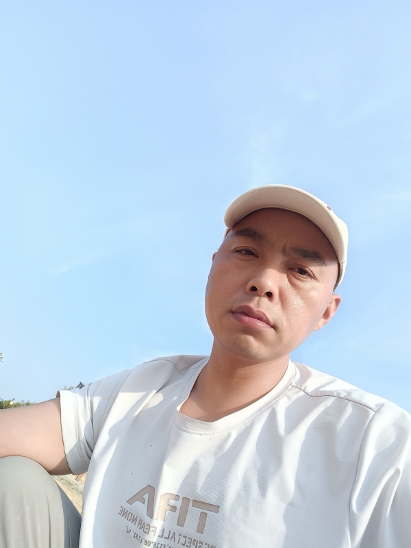 哥哥的第一张照片--福鼎相亲网