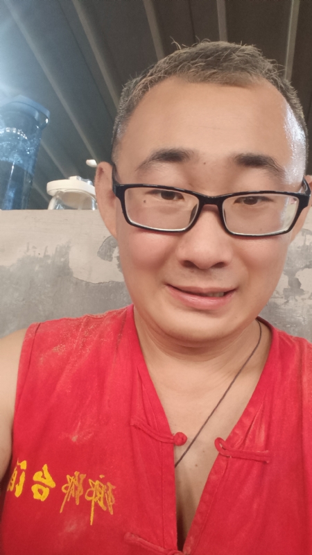 黑黑一笑的第二张照片--福鼎相亲网